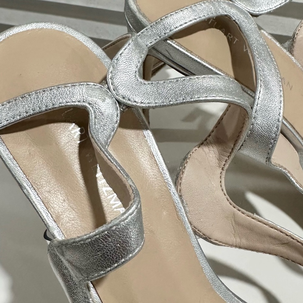 🌹STUART WEITZMAN🌹 Mariposa Silver Leather Sandals Size: 5 - Picture 13 of 16